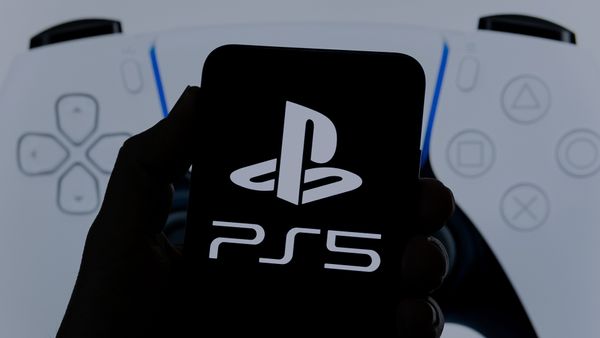PlayStation 5 почти в два раза дороже Xbox. Стоит ли переплачивать за Sony?