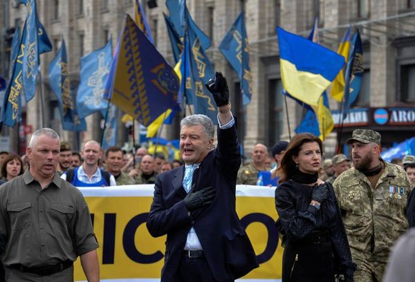 Порошенко заявил, что спас Украину в самые тяжёлые времена

