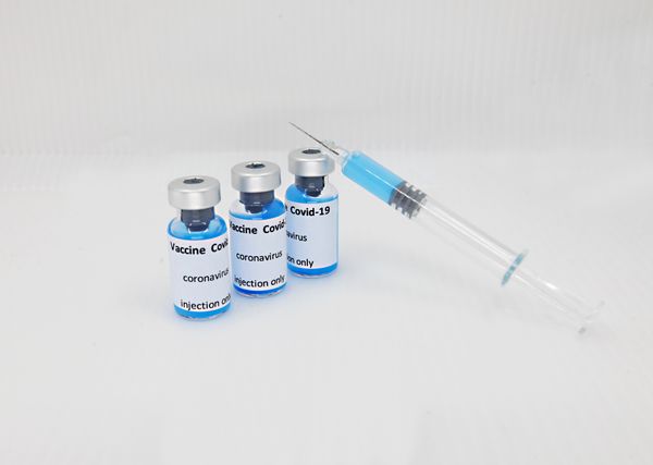 В России разрешили клинические испытания ещё одной вакцины от коронавируса