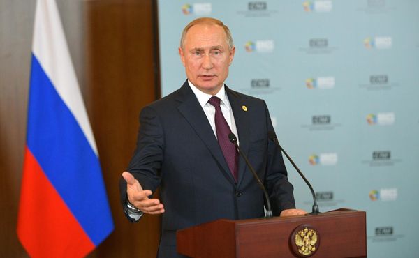 Путин: Нам не к кому идти с протянутой рукой