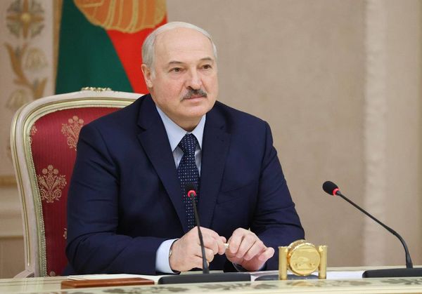 Песков — об отказе нескольких стран признать Лукашенко легитимным: Косвенное вмешательство во внутренние дела Белоруссии