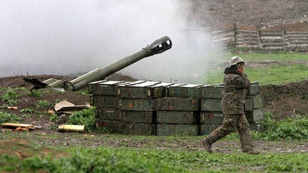 Вслед за Арменией Азербайджан вводит военное положение. Но не на всей территории