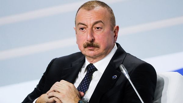 Алиев назвал условие прекращения боёв в Карабахе