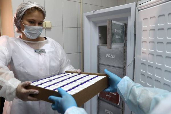 "Очень хорошая". В Минздраве Греции оценили российскую вакцину от коронавируса