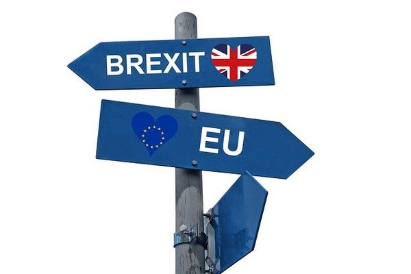 В Великобритании назвали последнюю дату для заключения торговой сделки по Brexit с ЕС