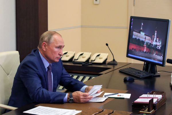 Владимир Путин провёл телемост с жителями Тулуна