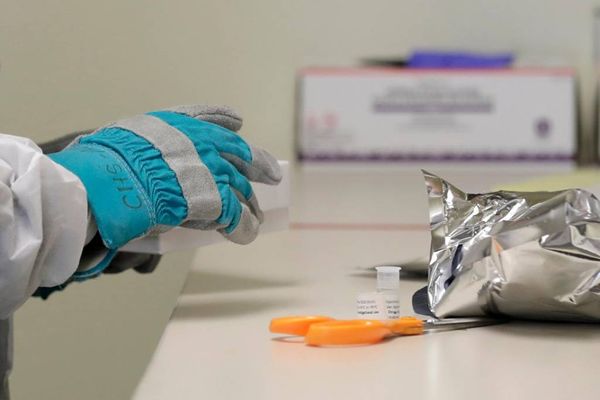 В США приостановили испытания вакцины от коронавируса из-за странной болезни у добровольца