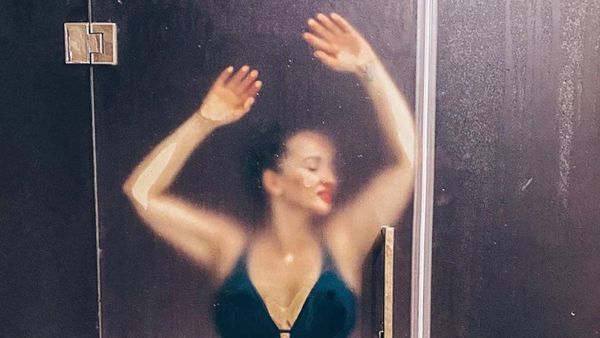 Анфиса Чехова устроила эротические съёмки в бане, и фанаты в шоке, кто согласился такое снимать