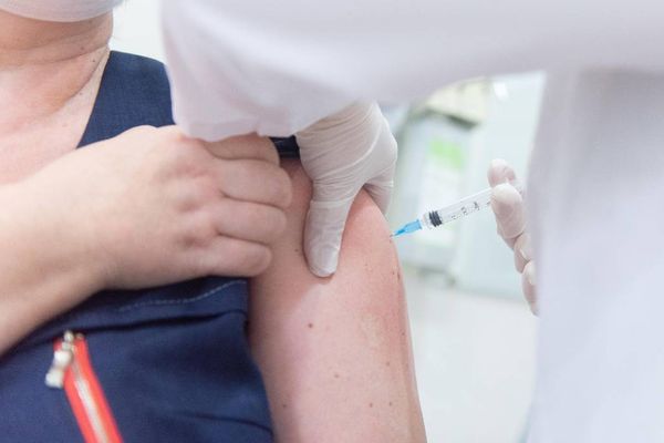 В Минздраве рассказали, когда начнётся массовая вакцинация от коронавируса