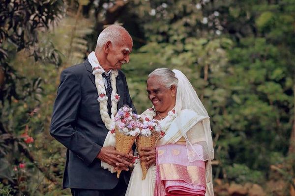 Внук устроил бабушке с дедушкой первую свадебную фотосессию, которую они ждали 58 лет