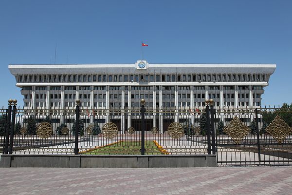 ЦИК Киргизии признала недействительными итоги выборов в парламент