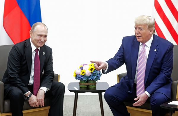 Путин поговоркой ответил на оскорбления Байдена, назвавшего Трампа щенком