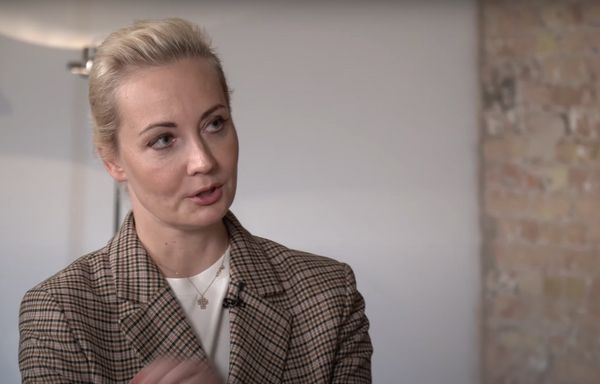 Агент-жена? Почему чету Навальных подозревают в работе на иностранную разведку 
