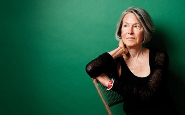 Нобелевскую премию по литературе вручили американской поэтессе