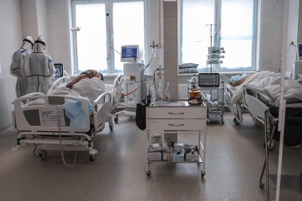 Три медсестры и врач умерли от коронавируса в петербургском НИИ имени Джанелидзе