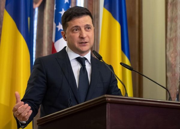 Украинский политолог заявил, что Зеленский — "слабак в роли президента"