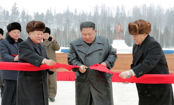 Ким Чен Ын появился на публике впервые за 20 дней