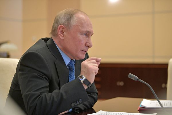 Путин: Те, кто предлагает бросить людей на произвол судьбы, призывают вернуться к дикости и варварству