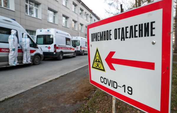 В России от коронавируса умерло более 70 медиков. Число заразившихся всё растёт
