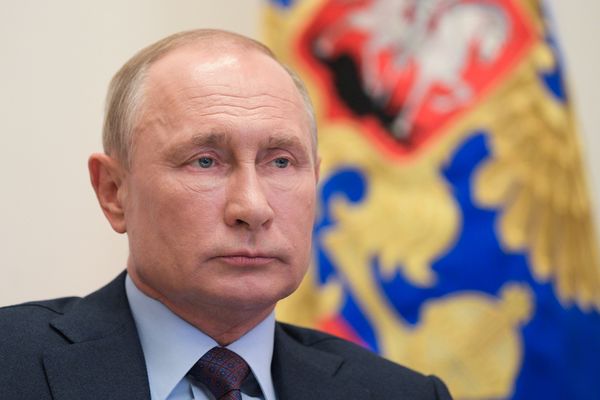Путин назвал любовь к Родине основой жизни россиян 