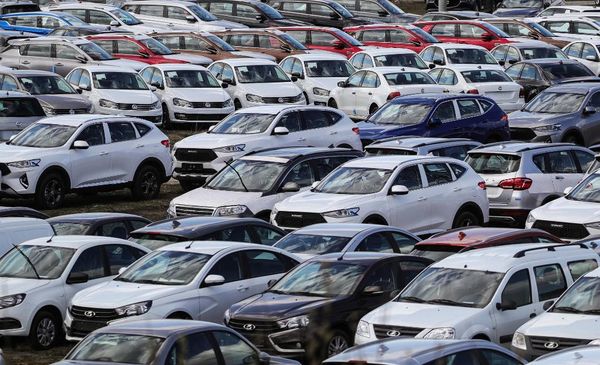 Рынок продаж новых авто в России может рухнуть на треть в 2020 году