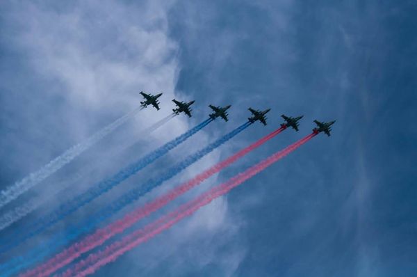 Во время парада в День Победы над Москвой пролетит 75 вертолётов и самолётов