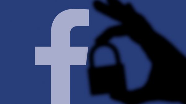Facebook борется с фейками. Почему это цензура, а не проверка фактов?