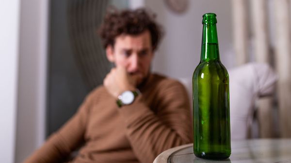 Пейте с умом. 5 мифов об алкоголе, которые портят вашу самоизоляцию
