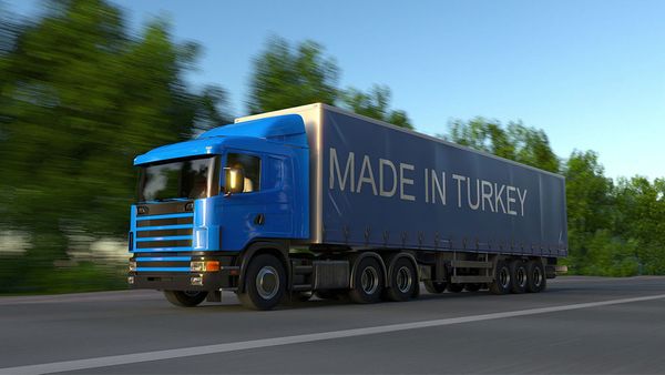 Россия и Турция договорились о снятии ограничений для автоперевозчиков