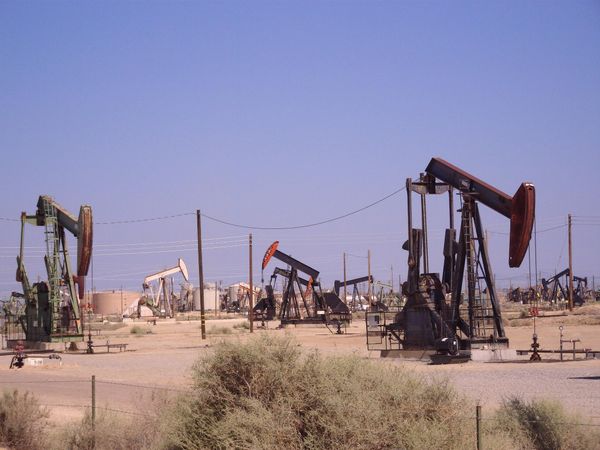 Нефть стала дорожать после вступления в силу новой сделки ОПЕК+