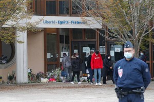 Ученик обезглавленного во Франции преподавателя сам сдал того террористу за деньги