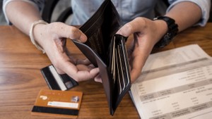 Коллекторы объяснили, почему россияне отказываются гасить долги по кредитам