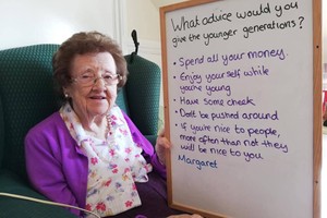 Старики из дома престарелых дали совет молодёжи, и их мудрые слова разобрали на цитаты