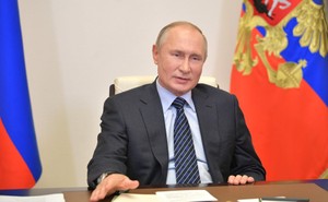 Путин подчеркнул важность защитить доходы россиян в условиях эпидемии