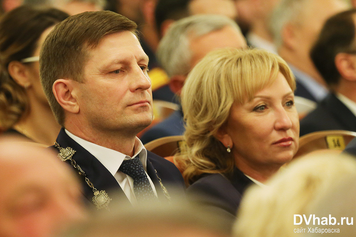 Губернатор Сергей Фургал с женой Ларисой Стародубовой. Фото © DVhab.ru