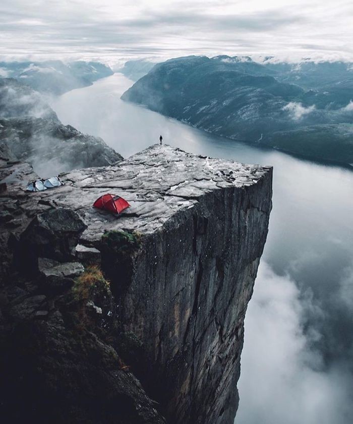 Фото © Instagram/ youdidnotsleepthere