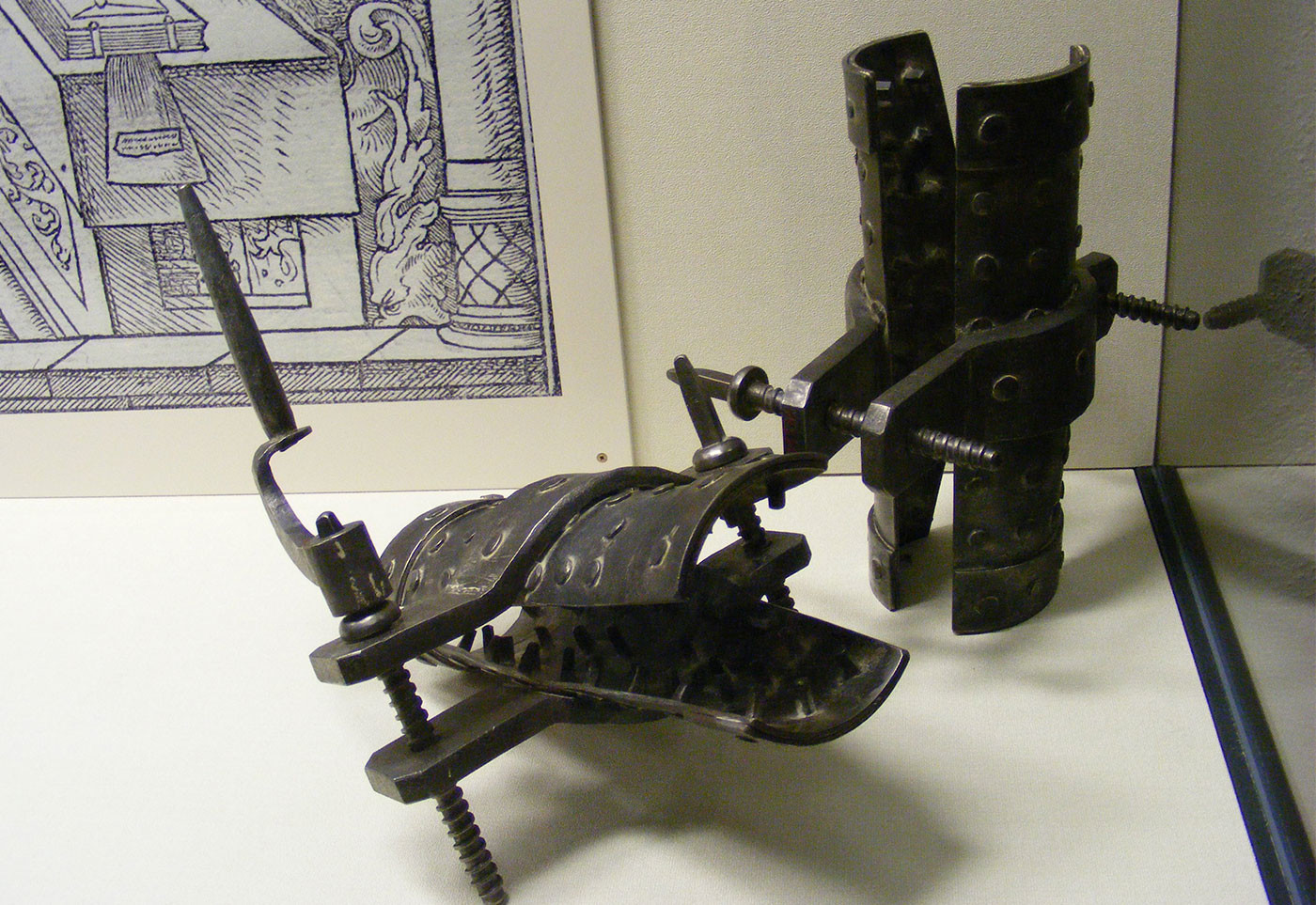 Орудие пытки "испанский сапог". Фото © Wikipedia
