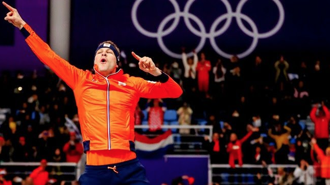Свен Крамер, нидерландский конькобежец. Выиграл третьи подряд Олимпийские игры на дистанции 5000 метров и заслуженно носит звание "голландской молнии". Фото: Twitter/Marcel