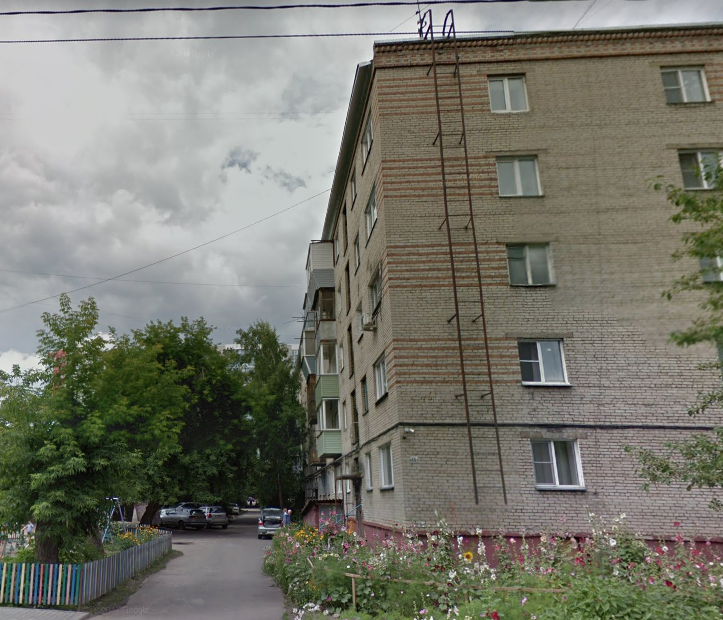 Барнаул. Ул. Интернациональная, 46 — дом, где произошло преступление. Фото © Google Maps