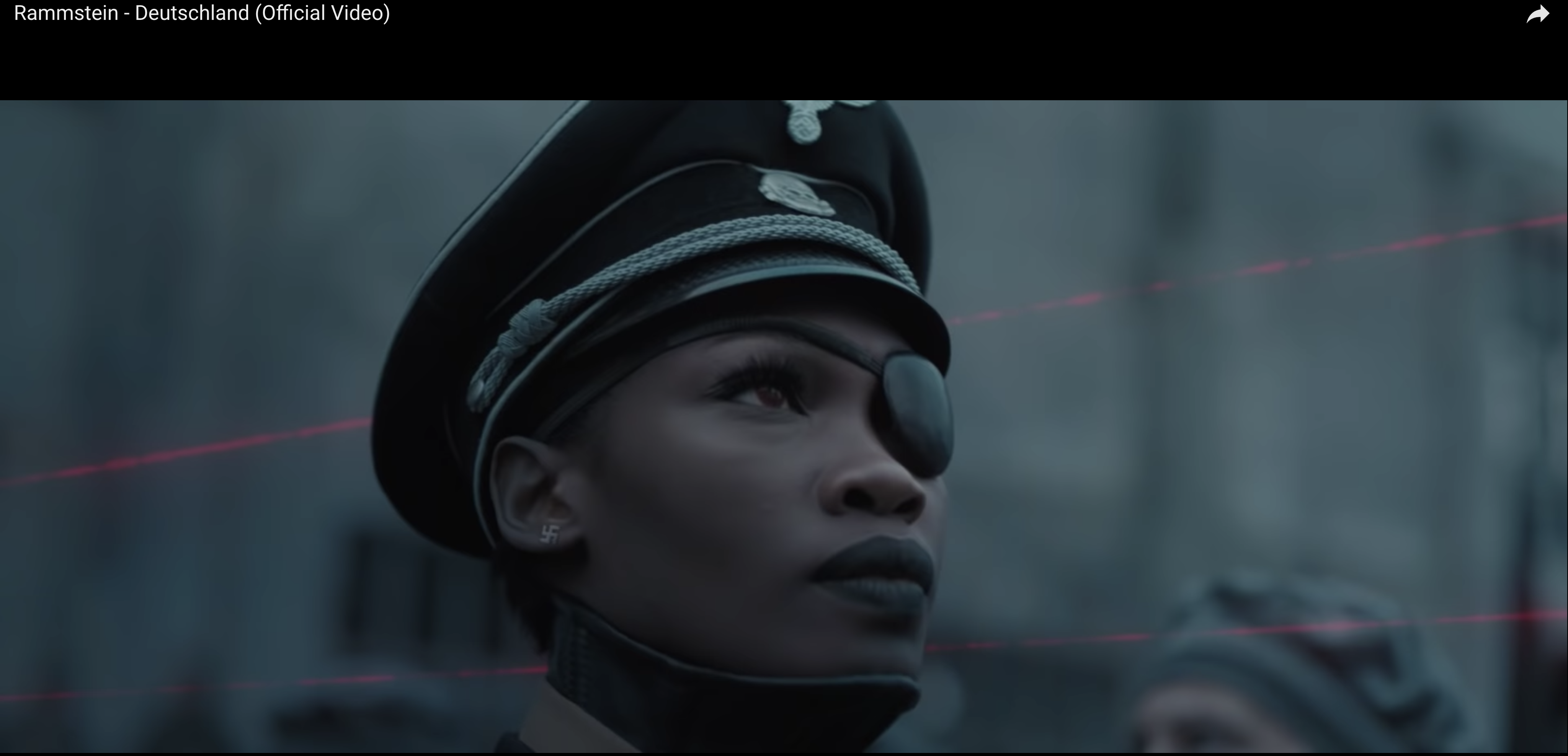 Скрин кадра клипа Rammstein — Deutschland