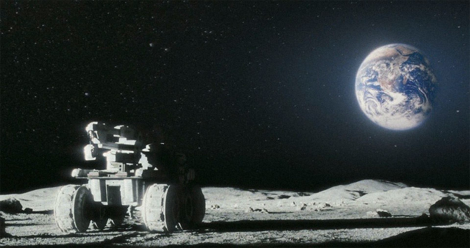 Кадр из фильма "Луна 2112" / "Кинопоиск"