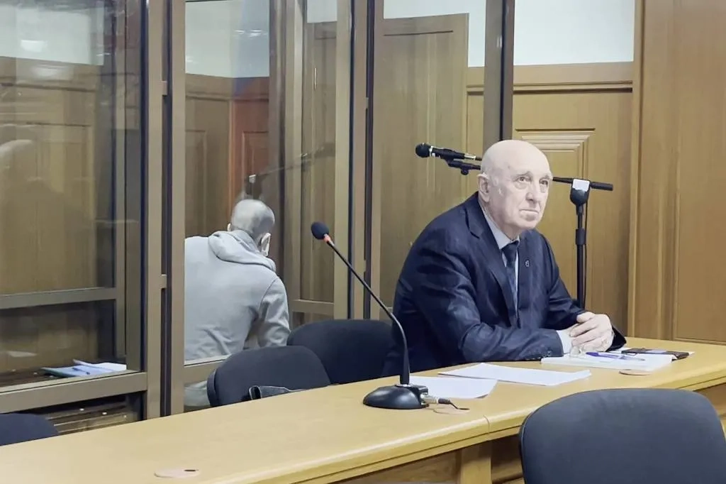 за решеткой. лишили пожизненно. лишили пожизненно. лишили пожизненно. насильник несовершеннолетний.