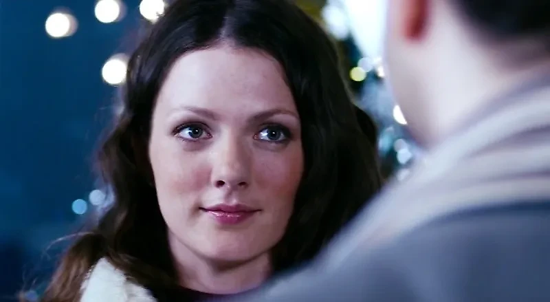 Кадр из фильма "Ёлки", 2010 г., реж. Тимур Бекмамбетов. Обложка © kino-teatr.ru