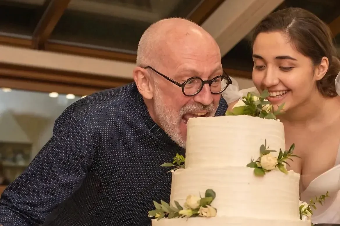 Отечественная звезда, телеведущий Александр Гордон взял в жёны арфистку Каландадзе. Фото © Instagram (признан экстремистской организацией и запрещён на территории Российской Федерации) / sofiya_kalandadze