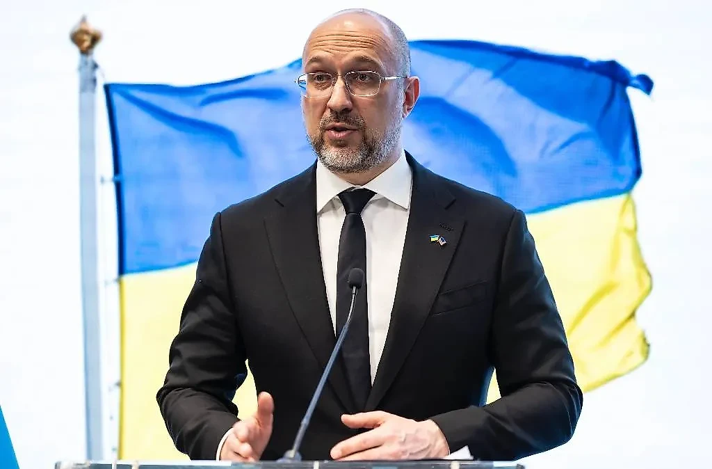 Все думали, что номинацию "Конфуз года" возьмёт Джо Байден, но у него появился достойный соперник с Украины. Обложка © AP / TASS