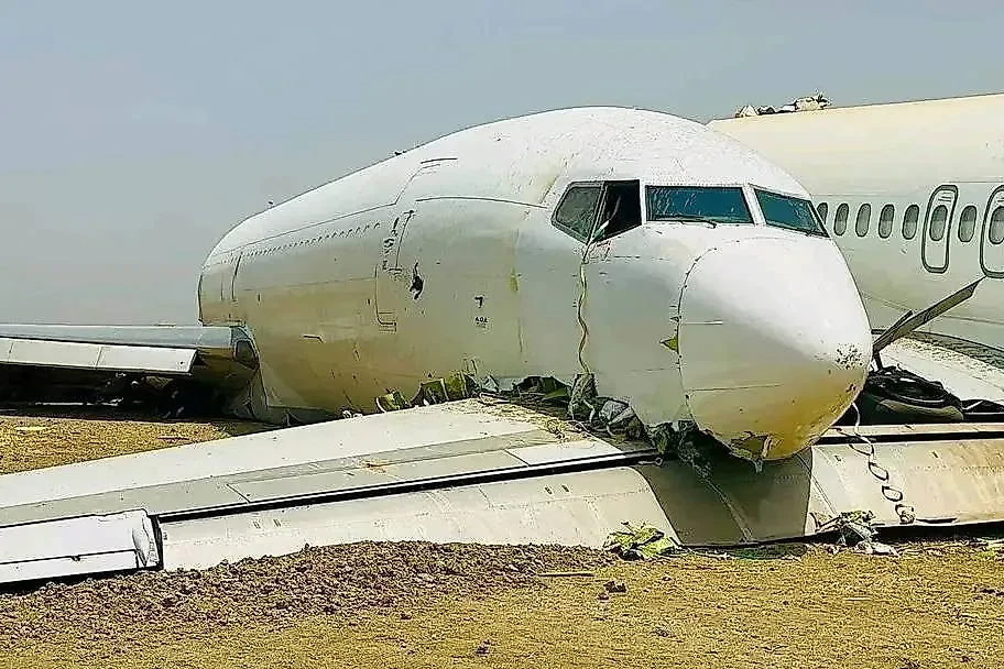 Boeing-727 потерпел аварию при посадке в Южном Судане. Фото © X / JACDEC