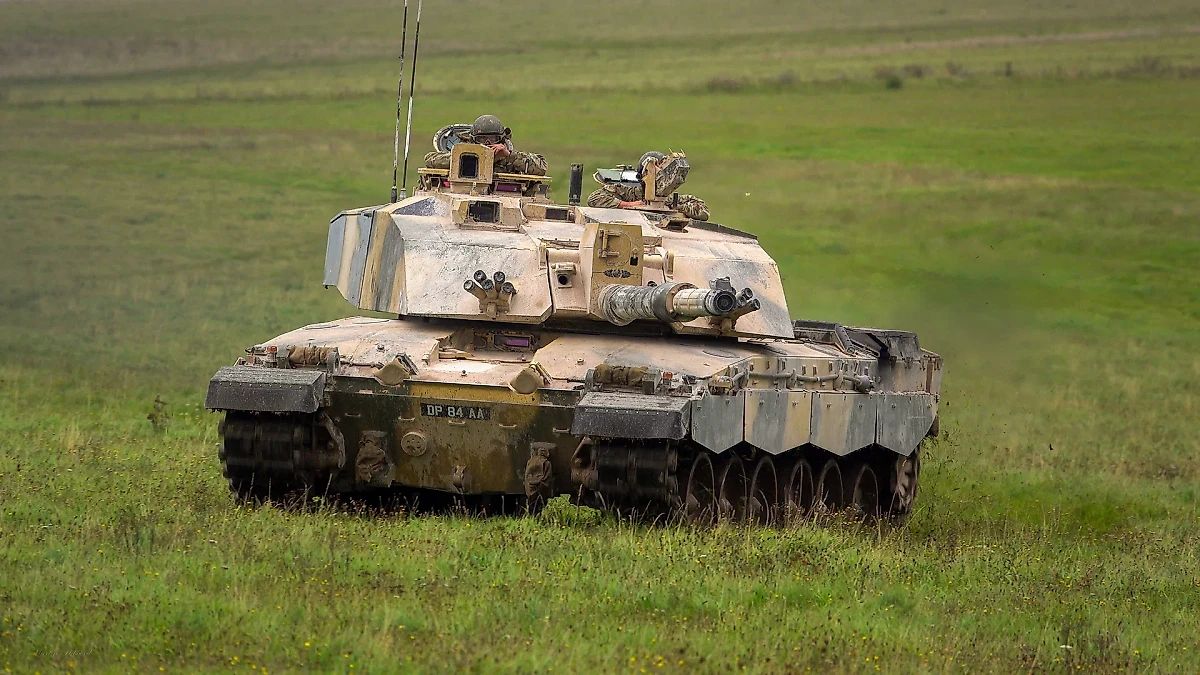 Сравнение Т-90 и британского танка Challenger 2. Фото © Shutterstock / FOTODOM