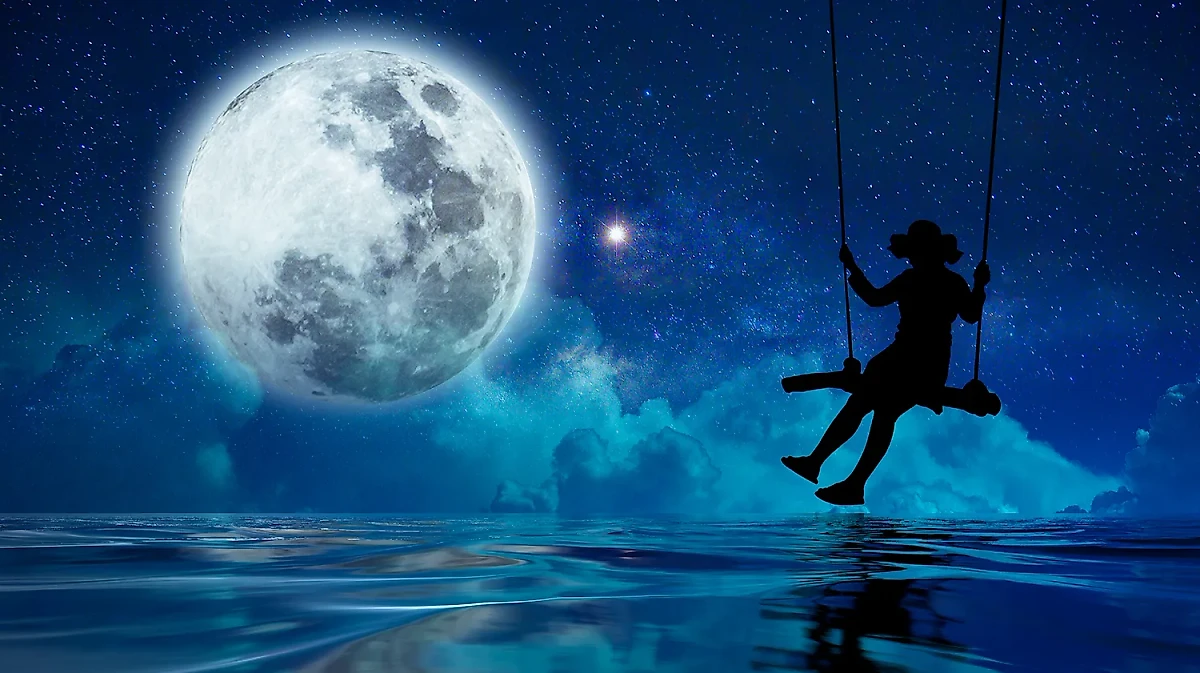 Чем особенно Розовое полнолуние, которое случится 24 апреля, в мистическую дату? Фото © Shutterstock / FOTODOM