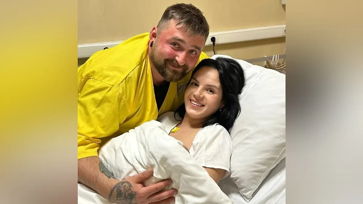 Пережившая насилие Маргарита Грачёва, её муж Максим Андрющенко и новорождённый ребёнок. Обложка © Instagram (признан экстремистской организацией и запрещён на территории Российской Федерации) / margoritka1211