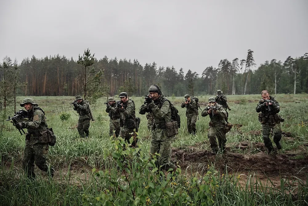 РФ ослепила Starlink, растянула оборону и спутала карты ВСУ. Обложка © Shutterstock / FOTODOM